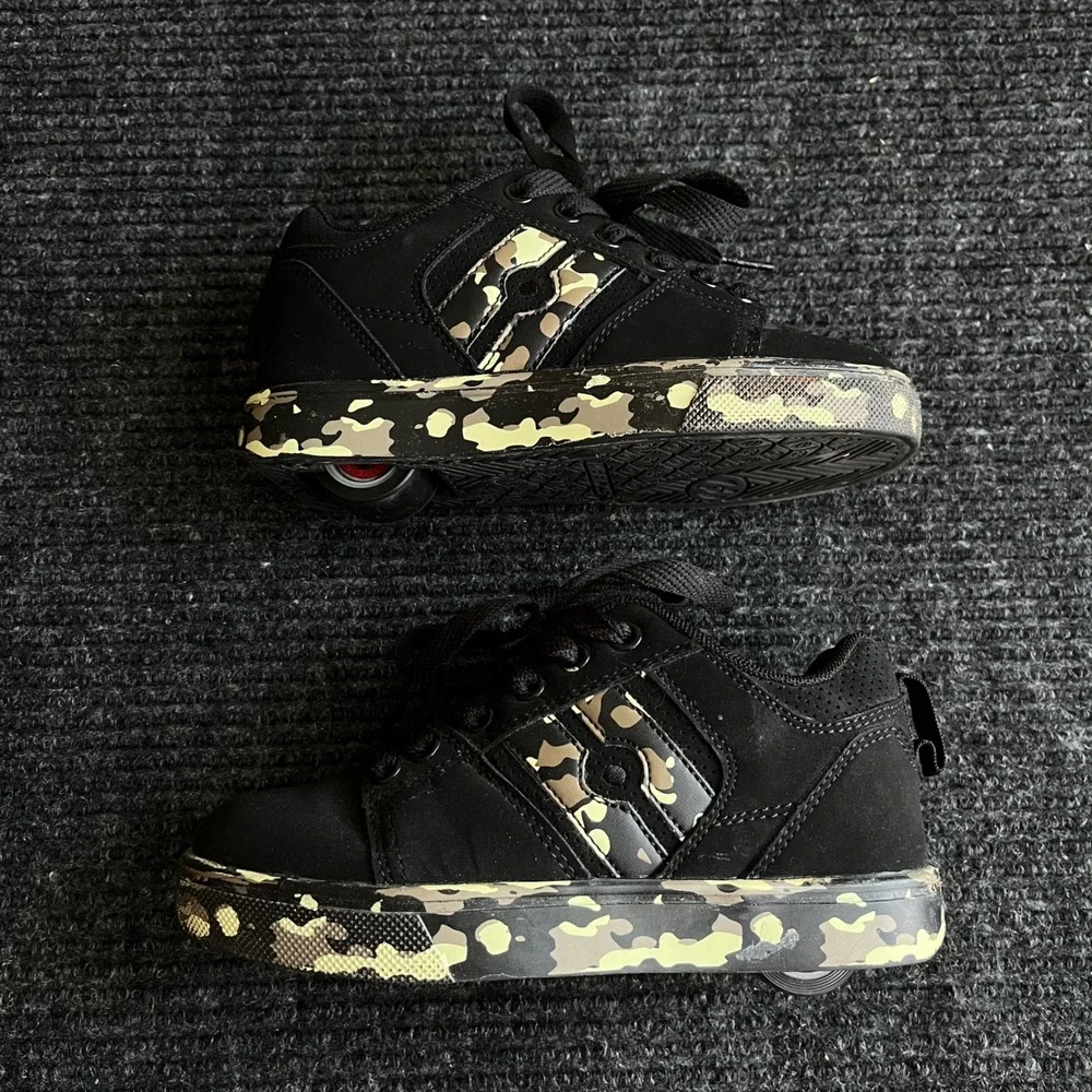Heelys Youth 13C Black Camo Skate Shoes Roller Sneakers Low Top Camouflage